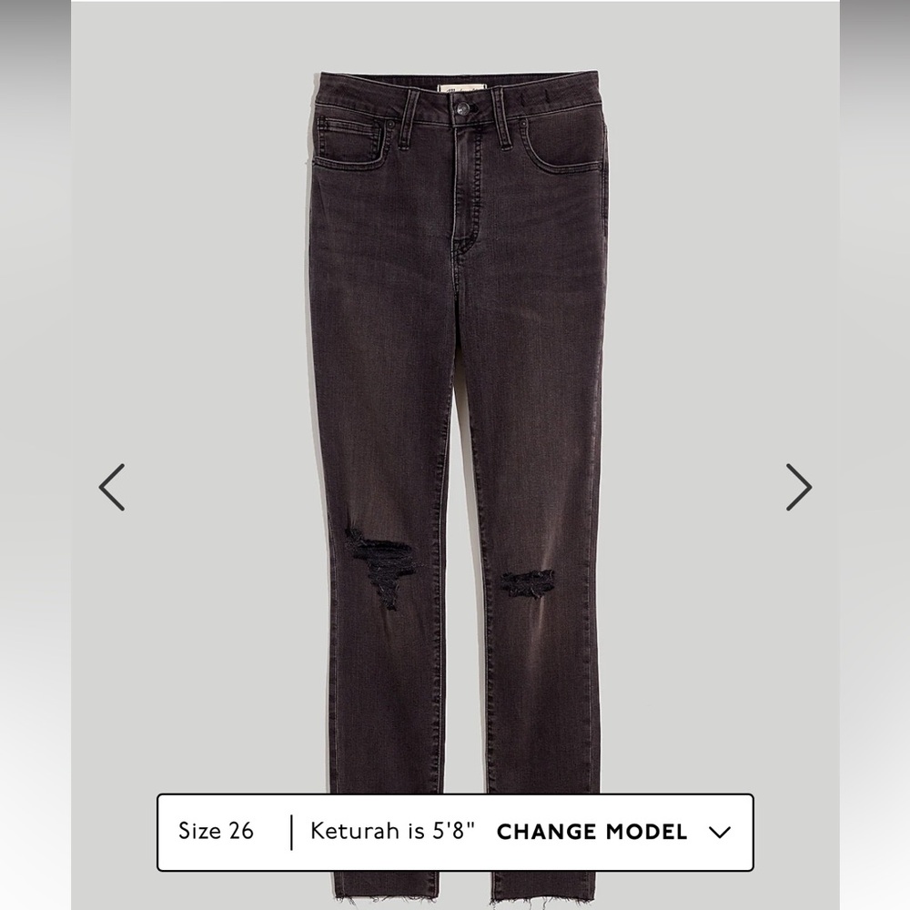 Curvy High-Rise Skinny Jeans in Black Sea